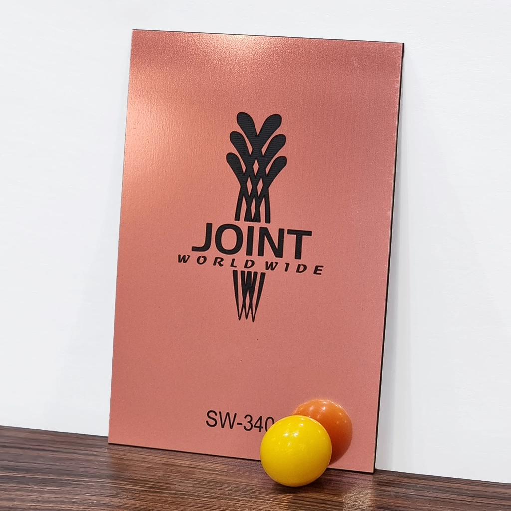 📷 [جای‌گذاری تصویر دوم] Alt Text: ورق‌های مولتی استایل خش‌دار در رنگ‌های طلایی، نقره‌ای و رزگلد – فروشگاه آسیا پلکسی